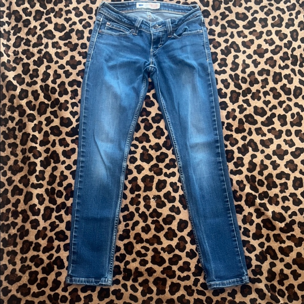 Levi’s Demi Curve medium/dark wash skinny jeans size 1/25 Short